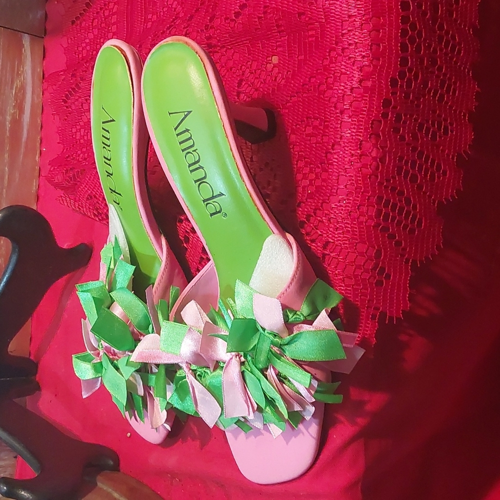 Amanda Heels - Picture 2 of 5